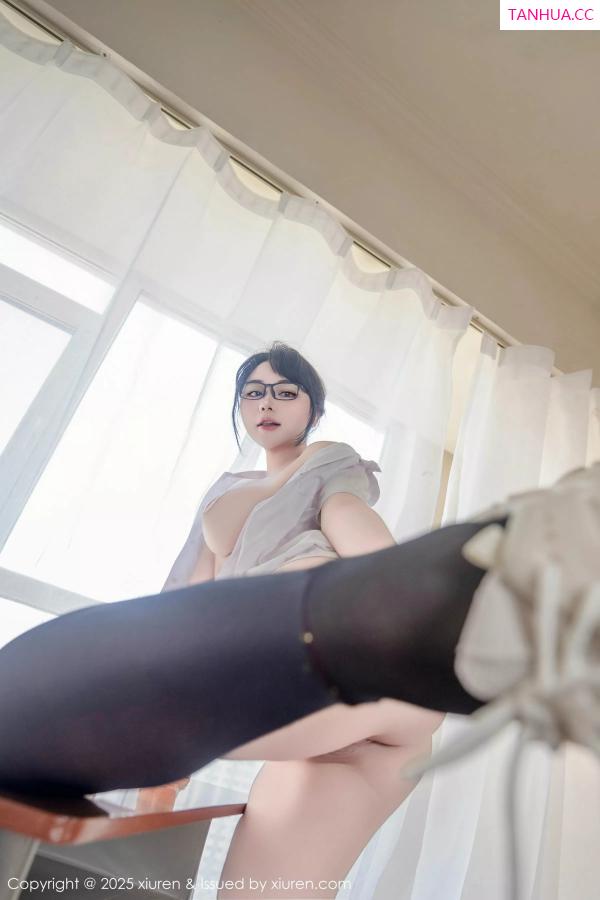   [XiuRen]高清写真图 2025.07.10 No.10530 汐汐爱吃草莓 学妹服饰第60张图片